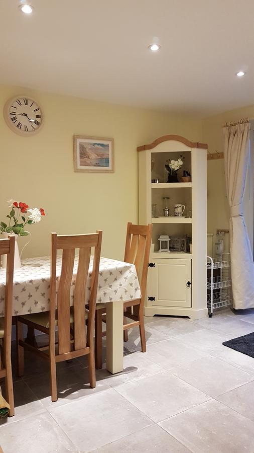 St Marks Cottage Суонидж Екстериор снимка